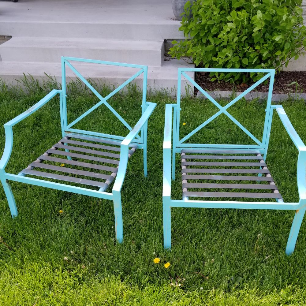 spray paint outdoor furniture before pic