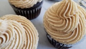 Read more about the article Creamy Peanut Butter Frosting