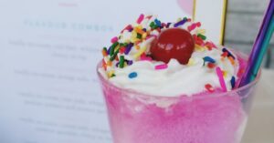 Read more about the article How to set up a Super Cool Ice Cream Float Bar