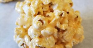 Read more about the article How to Make Gooey Popcorn Balls