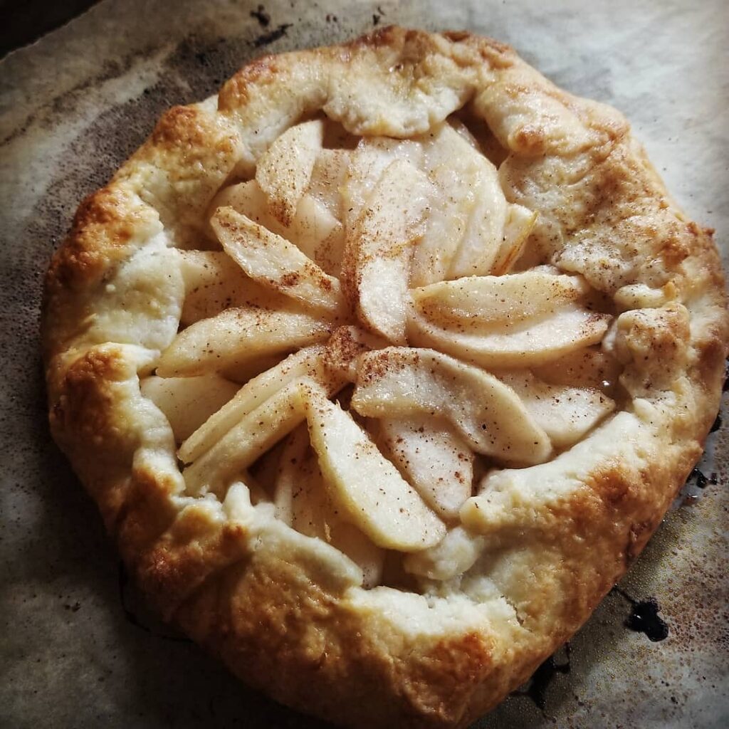 cinnamon pear galette