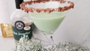 Read more about the article Hint O’ Mint Martini