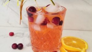 Read more about the article A 2 Ingredient Christmas Cocktail you’ll Love!