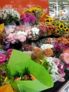 grocery store flowers for Thanksgiving table