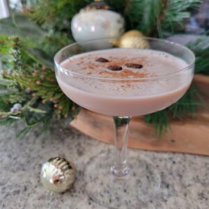 Read more about the article How to make a Christmas Cocktail that tastes like cookies!